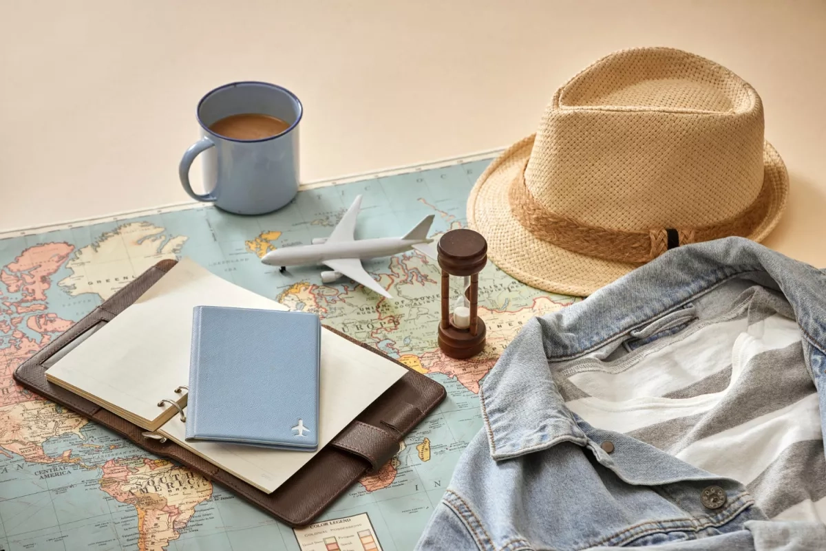 Cartes avec chapeau de paille