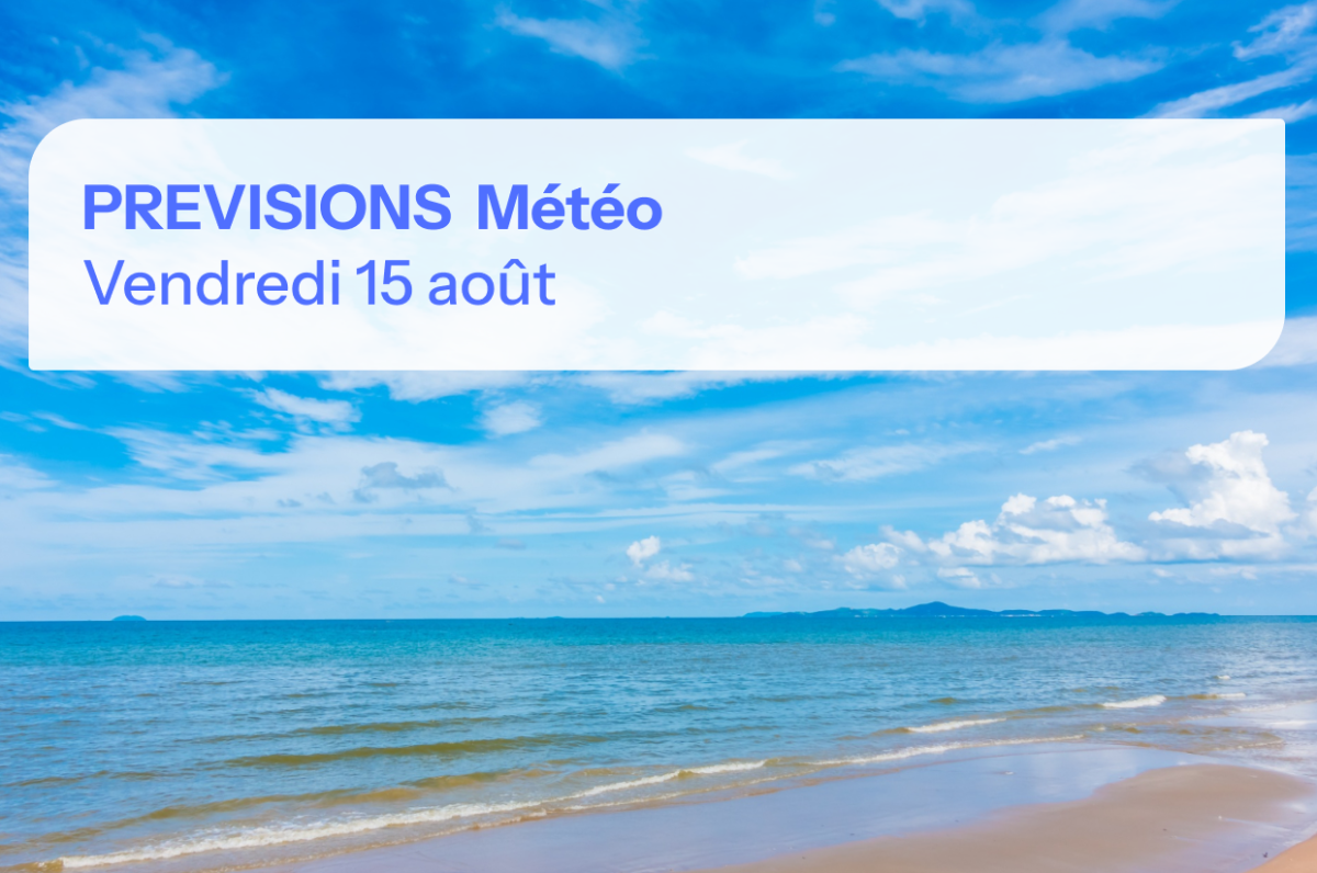 Plage avec ciel bleu