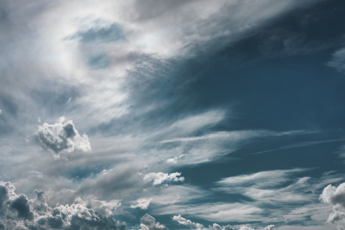 Ciel légèrement nuageux
