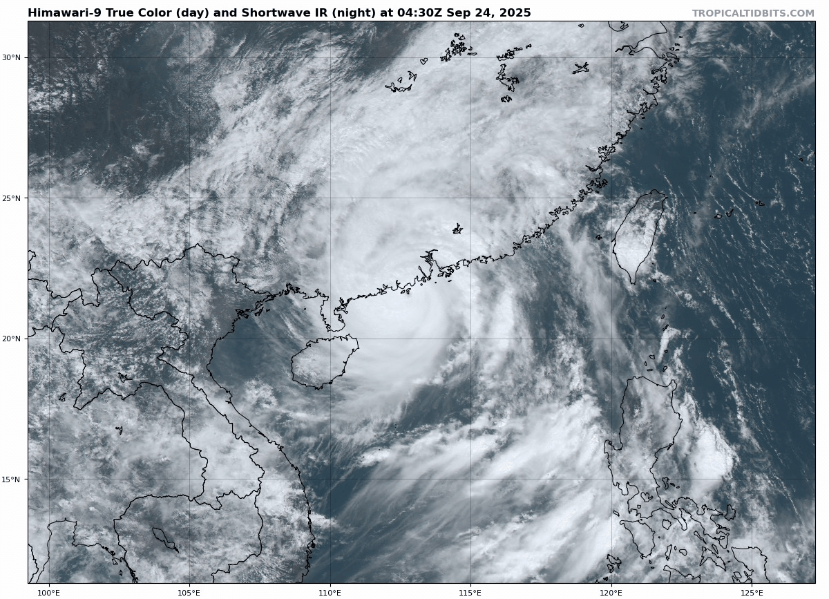 Vue satellite du typhon Ragasa