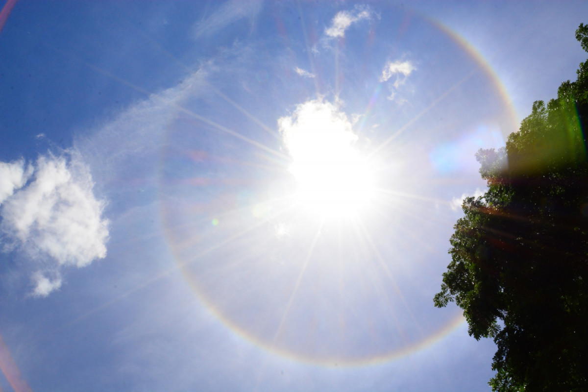 Rond de chaleur autour du soleil