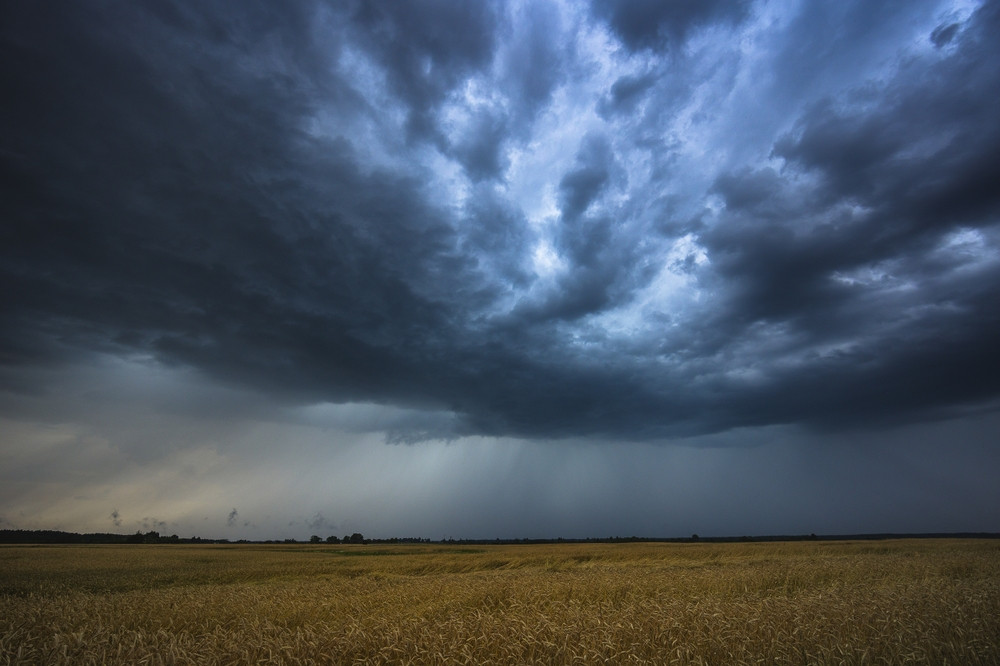 Une campagne sous la pluie