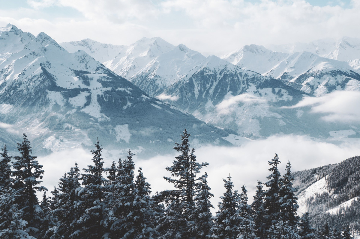 Montagne enneigée