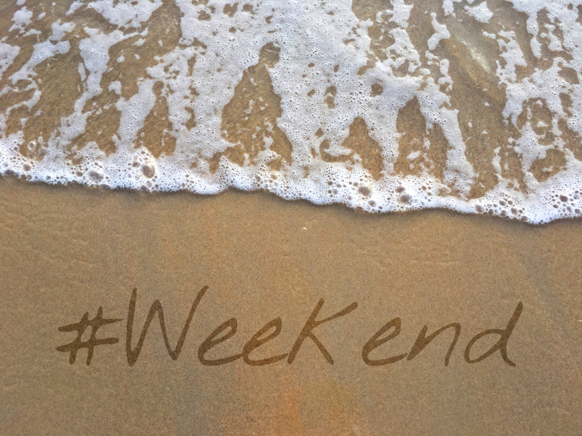 Une vague sur une plage