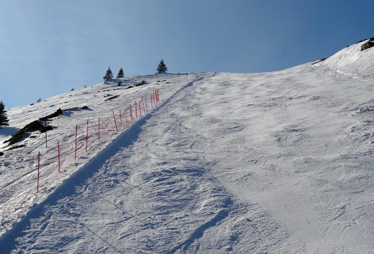 Piste de ski difficile vue d'en bas