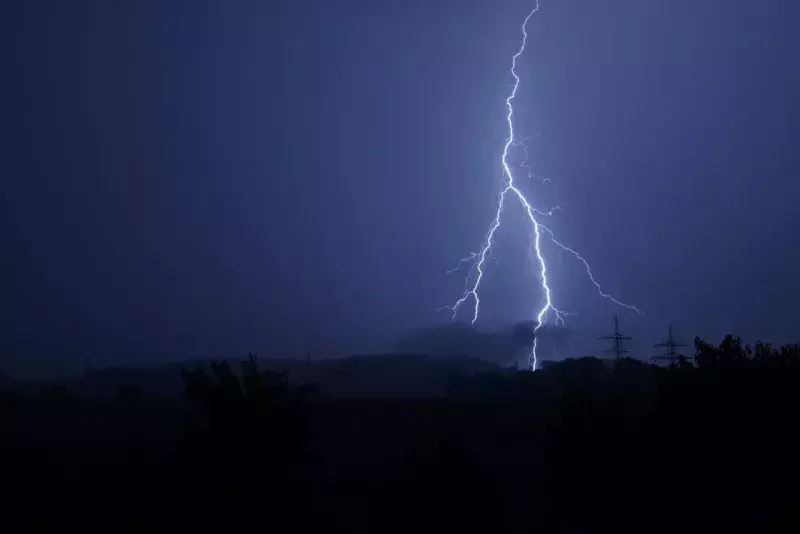 clair dans un ciel nocturne