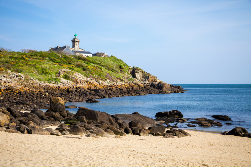 Un phare sur la côte en Bretagne