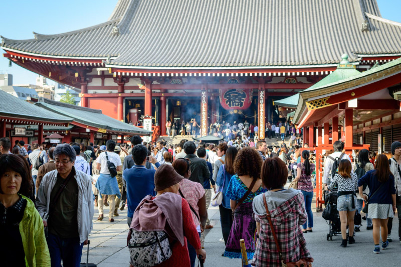 Une foule de touristes au Japon