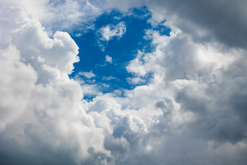 Vue d'un ciel lumineux