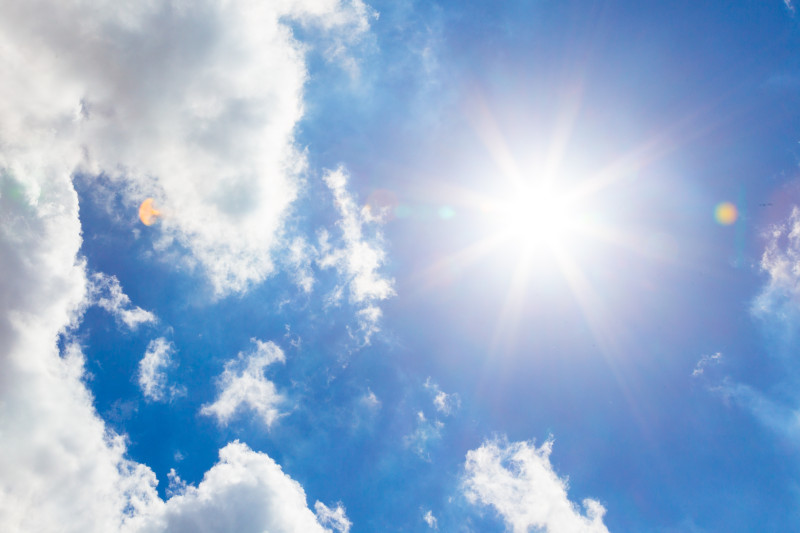 Vue du soleil dans le ciel