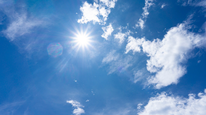 Vue du soleil dans le ciel