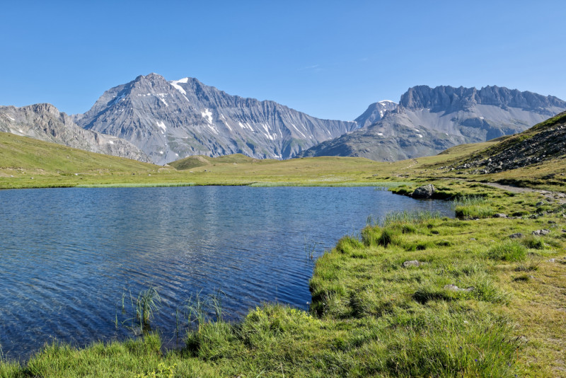 Beau lac de montagne