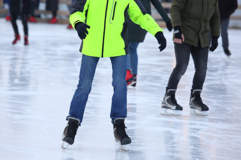 Une personne à la patinoire