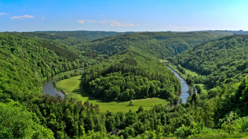 Vue sur le tombeau du ciel dans les ardennes belges