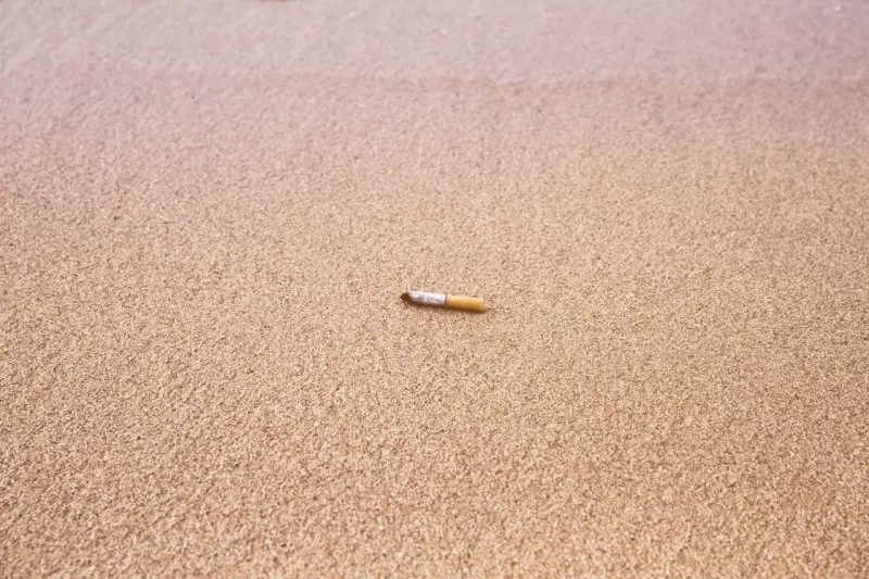 Cigarette sur la plage
