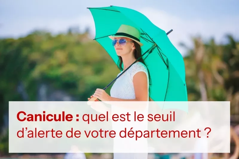 Femme qui tient une ombrelle
