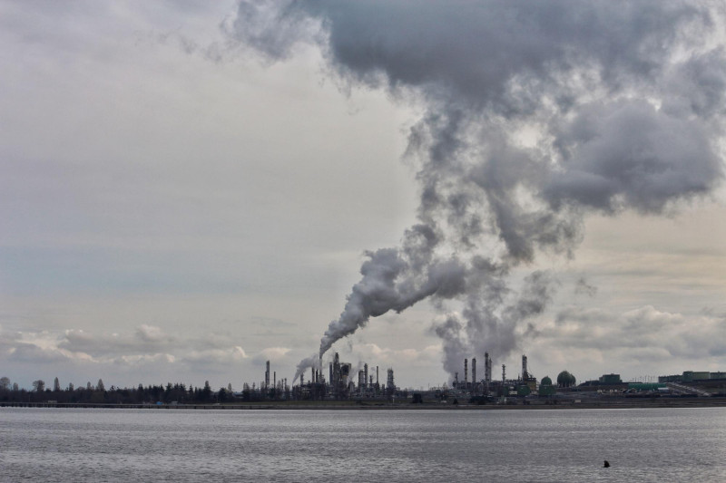 Une usine génère des fumées