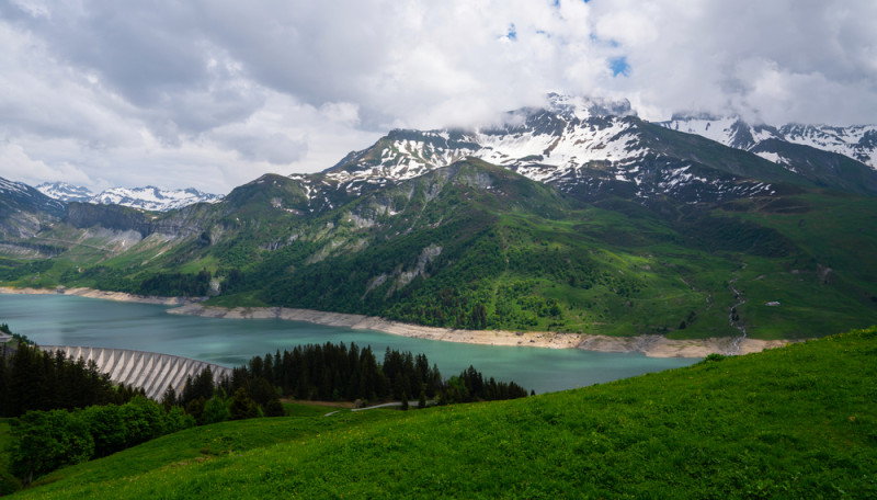 Montagne et lac