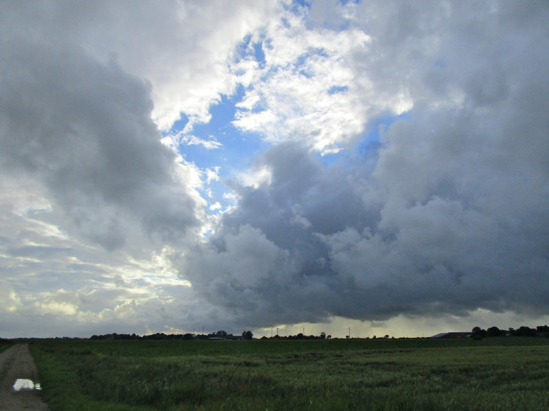Campagne nuageuse