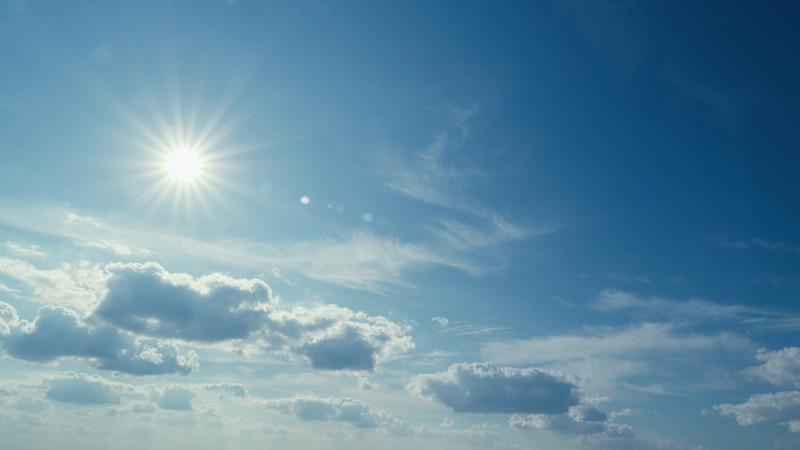 Vue du soleil dans le ciel