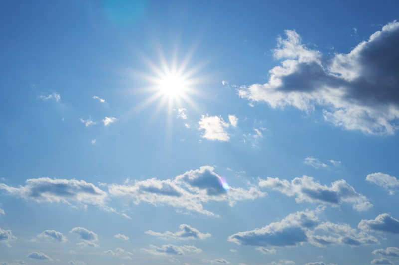 Vue du soleil dans le ciel