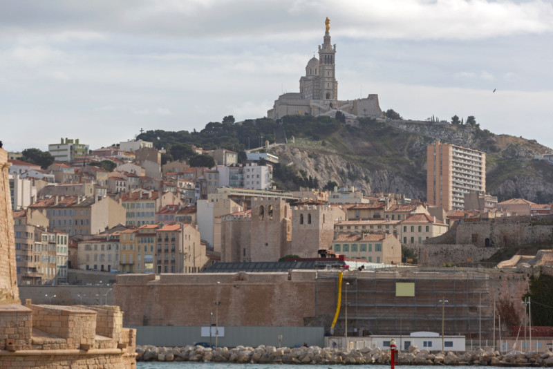 Marseille avec ciel nuageux