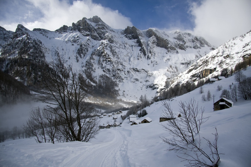 Montagne enneigée