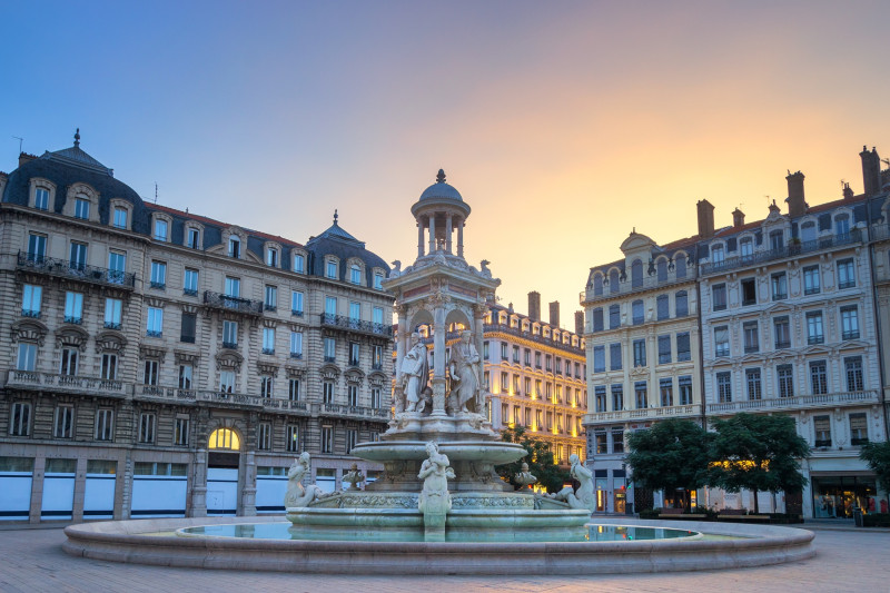 Lever de soleil sur une plage à Lyon