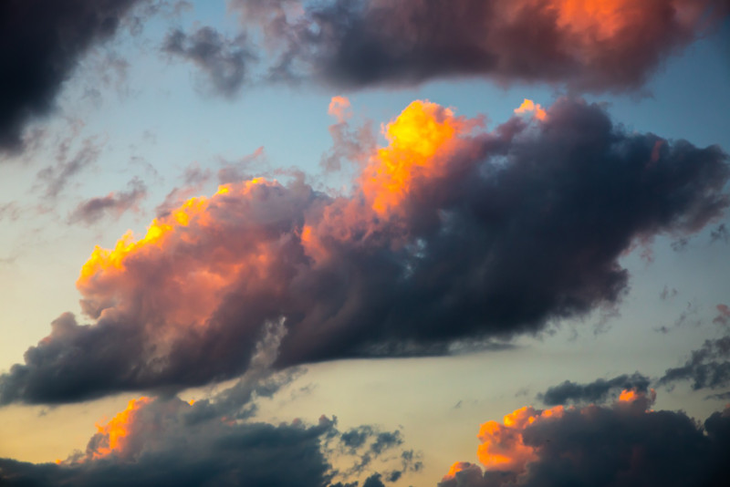 Nuages et coucher de soleil