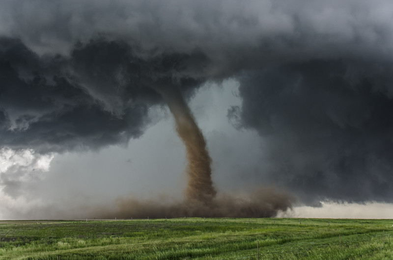 Tornade dans une plaine