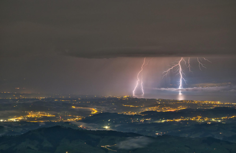 Tempêtes violentes à Kansas City : plus de 7 000 foyers privés d’électricité malgré la levée des alertes tornade