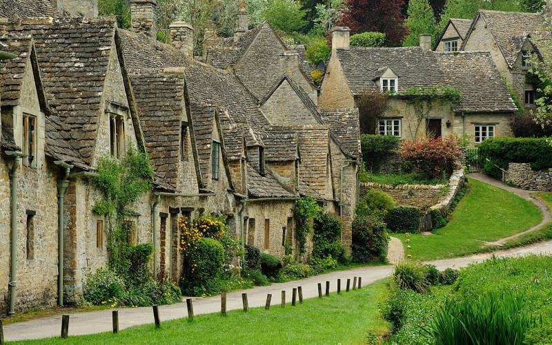 Bibury — Wikimedia Commons