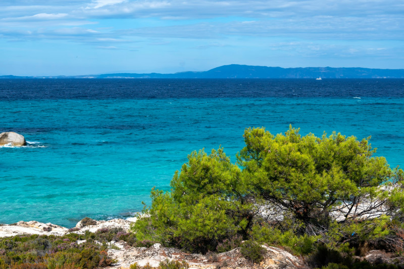 Oubliez Santorin et découvrez ce paradis secret de Méditerranée qui limite ses visiteurs