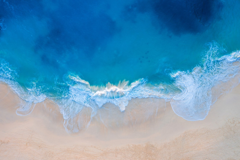 L’eau la plus bleue du monde se cache sur une plage emblématique d’Albanie