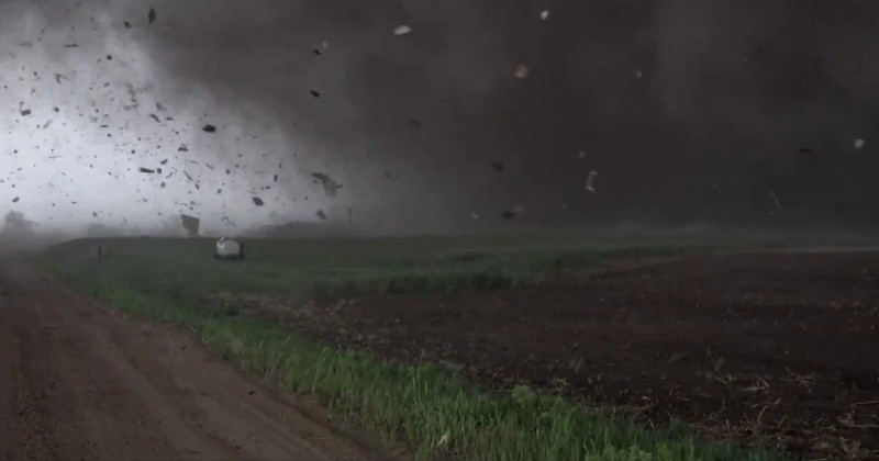 Tempête destructrice : une tornade ravage le Nebraska
