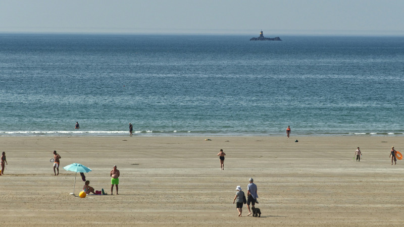 Une journée ordinaire sur la plage de la Ville Berneuf.