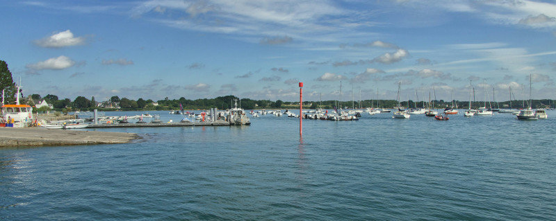 Prêt à embarquer pour l’îles aux Moines au port blanc à Baden.