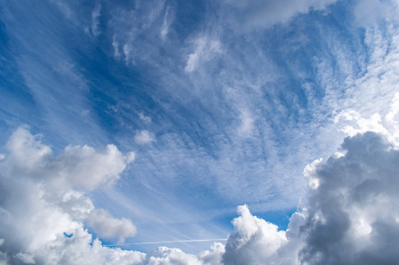 des nuages, fond d'écran windows, ciel, fond d'écran d'ordinateur portable, cumulus, arrière-plans sympas, nature, beau fond d'écran, l'été, fond d'écran 4k 1920x1080, arrière-plan gratuit, ciel bleu, fond d'écran gratuit, fond d'écran complet hd, fond d'
