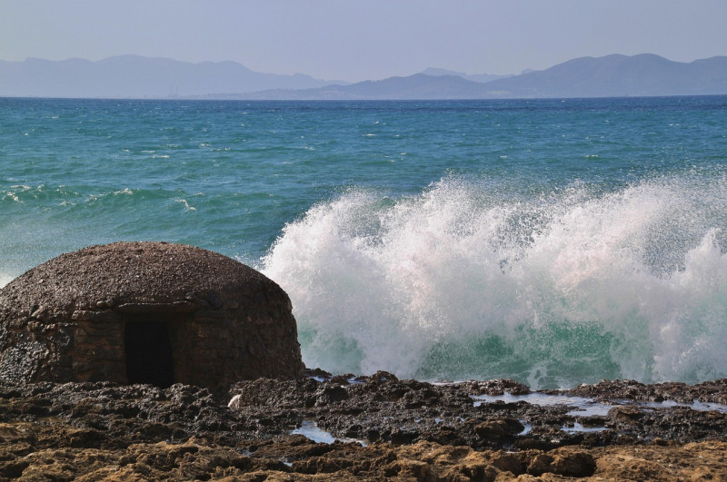 vague, vagues, plage, mer, l'eau, la nature, bord de la rivière, paysage, île, côte, vaporisateur, pierreux, le surf, roche, côte rocheuse, maison en pierre, cabane en pierre, cabane de pêcheur, sud, conditions météorologiques, bleu, paradis, l'été, océan