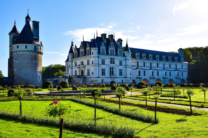Vue époustouflante du Château de Chenonceau et de ses jardins dans la vallée de la Loire, France.